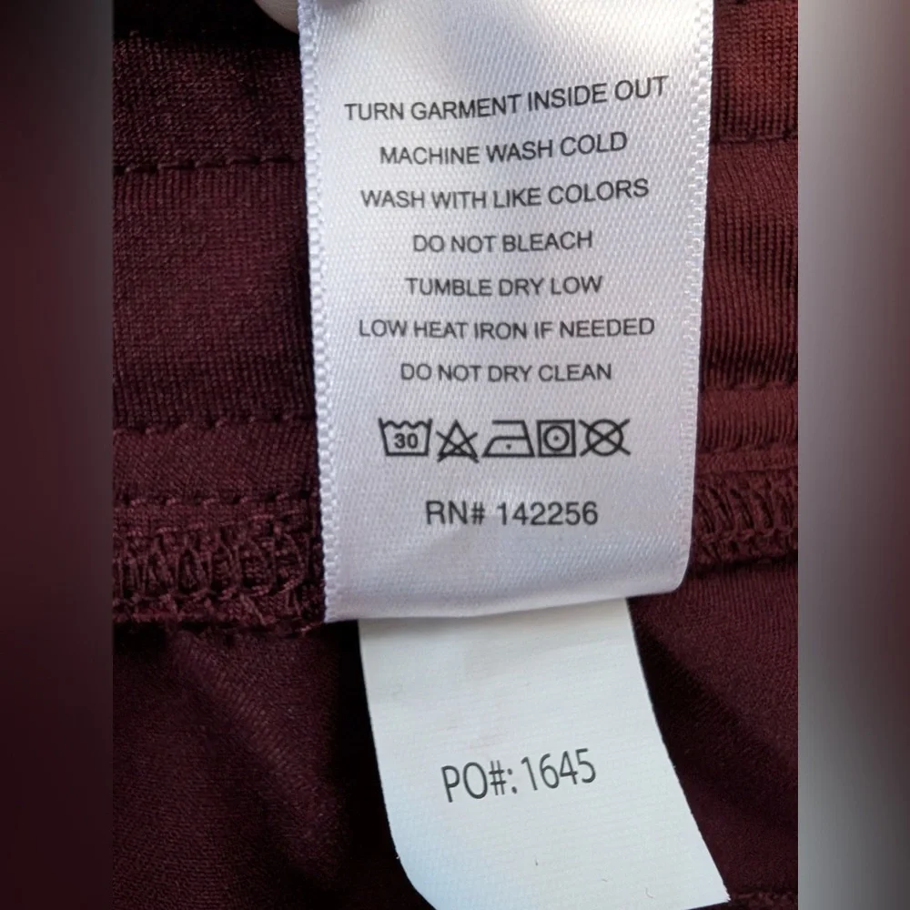 FIGS Men’s Axim Cargo Scrub Pants Burgundy Size Large